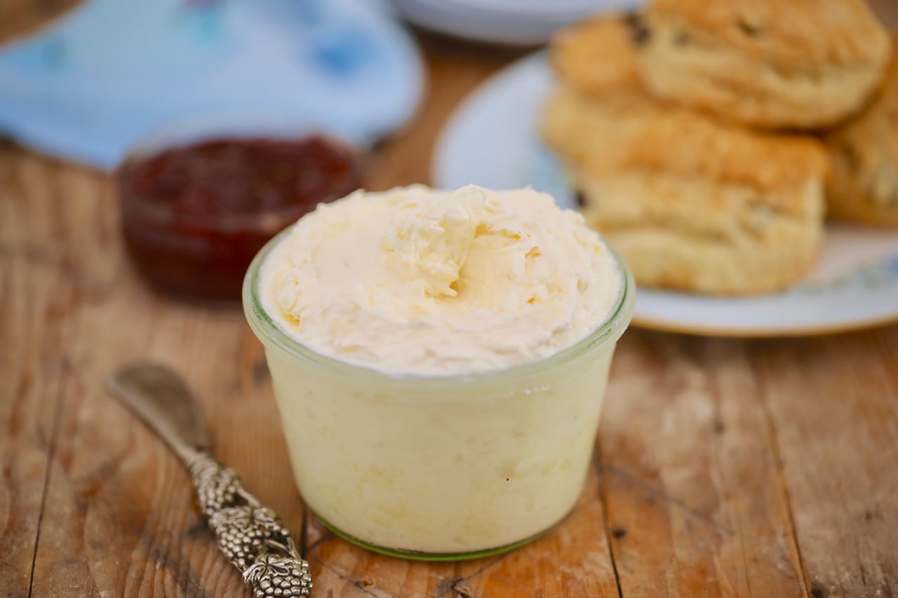 Easy Homemade Clotted Cream: Oven & Slow Cooker Guide